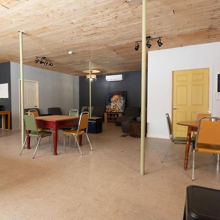 Le Cheval Noir Hostel ทรัวส์-ปิสโตลส์ ภายนอก รูปภาพ